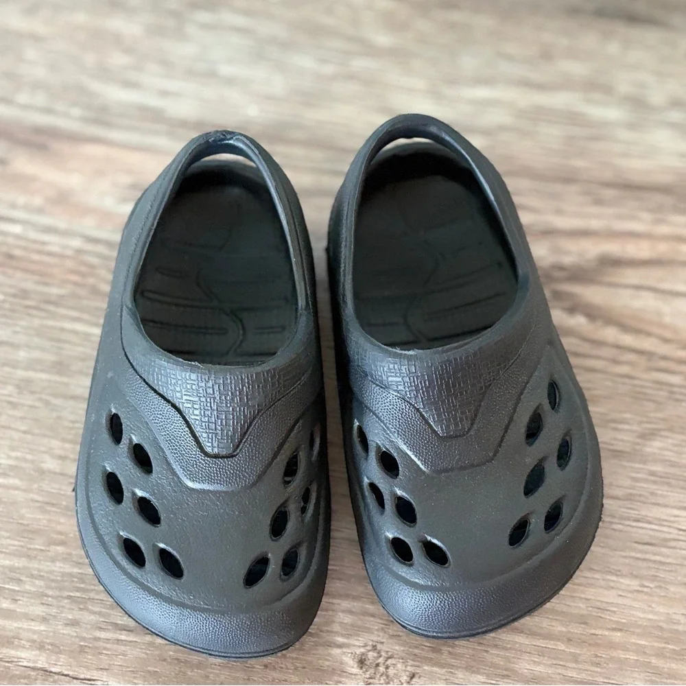 Kid Shoes USA Made Black EVA Clogs Slip‎ On Water Shoes Size 4